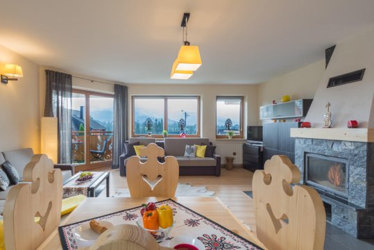 widok od kuchni - Apartament Tatrachata - Studio z balkonem i kominkiem idealny dla dwojga