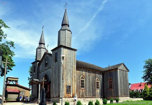 Kościół w Jeleniewie - Pokoje Gościnne nad Szelmentem