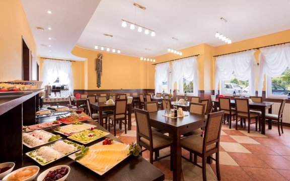 Śniadania w formie stołu szwedzkiego  - Toreja