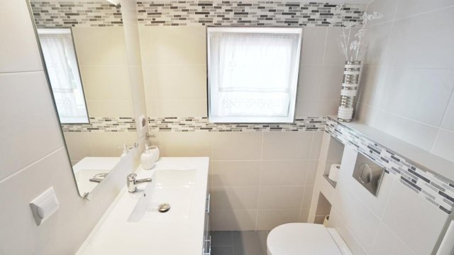 Apartamenty na Pięterku | Dom z widokiem na Jezioro Jamno
