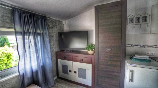 Apartamenty na Pięterku | Dom z widokiem na Jezioro Jamno