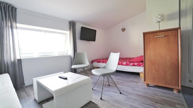 Apartamenty na Pięterku | Dom z widokiem na Jezioro Jamno