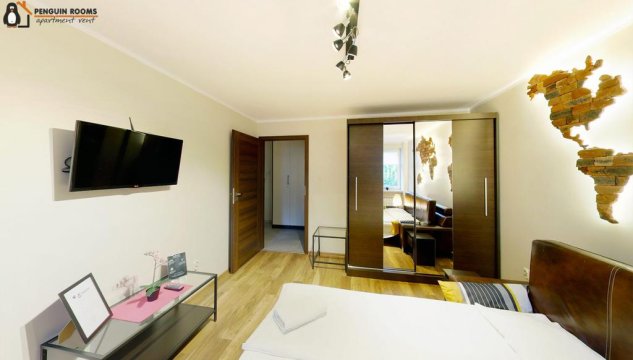 Penguin Rooms 1216