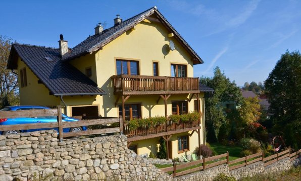 Willa Maya. Pokoje w centrum Karpacza. Duży ogród, parking, miejsce na grill