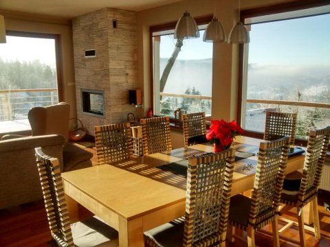 widok z jadalni - Komfortowy dom wakacyjny dla 8 osób z sauną, kominkiem i widokiem na góry