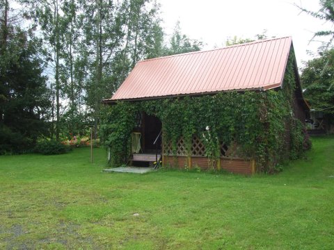 Domek dwupokojowu czterosobowy z łazienkami i kuchnią - , Pokoje dwuosobowe, położone na wsi, blisko lasów