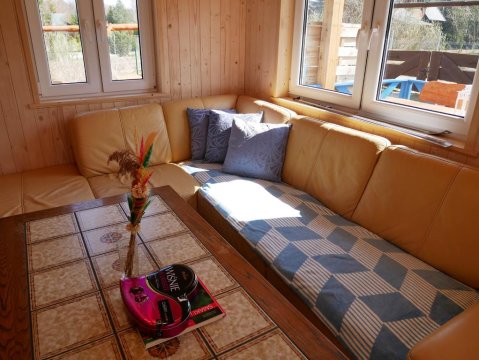 salon z kanapą narożną - Wyjątkowy Domek Aruba dla 6 osób