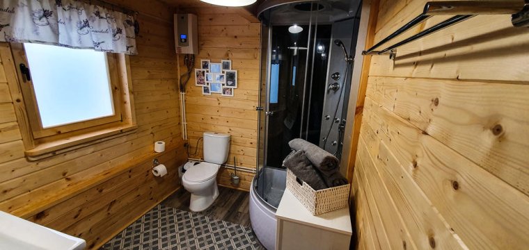 Lawendowy Taras, Drewniany domek na wsi w Górach Kaczawskich, Karkonosze