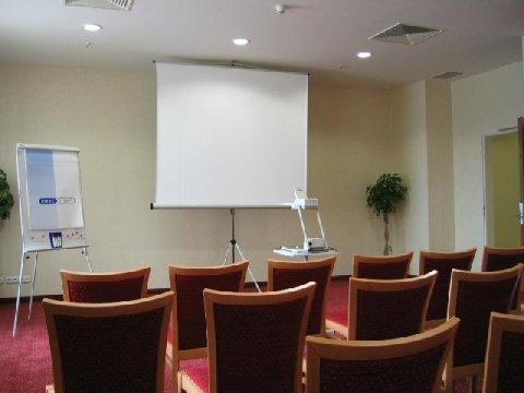 Express by Holiday Inn