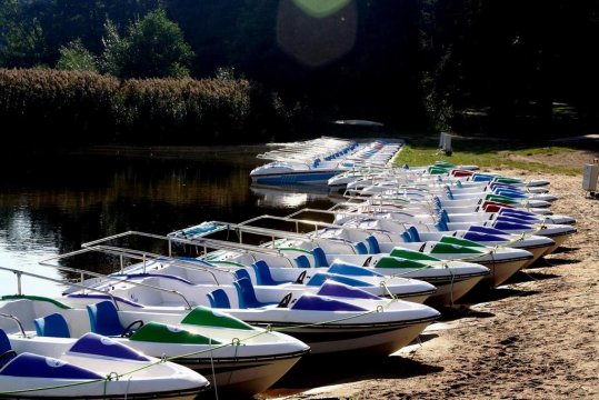 VillaMarina_aktywnie - Przy przystani i jeziorze.Apartament i pokoje z łazienkami_jacuzzi_ognisko_nurki