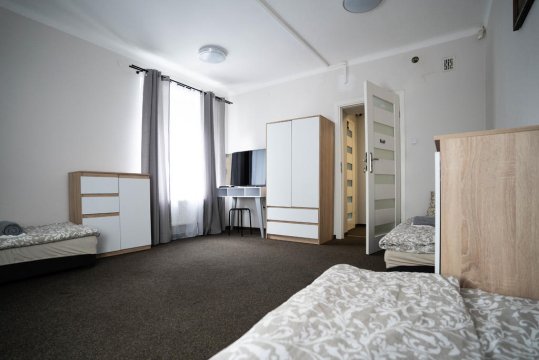 Good Night. Komfortowy hostel w spokojnej okolicy w pobliżu lotniska Okęcie