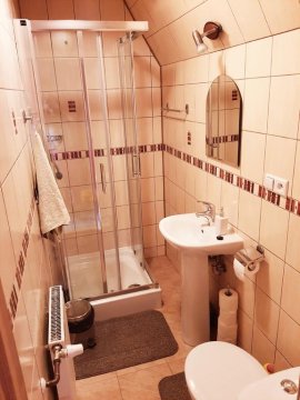 łazienka Tatary - Idealny dla par, kameralne pokoje, niska styczność z innymi gośćmi, blisko PKS