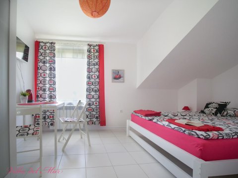 Pokój nr 11, 2 piętro - Villa del Mar. Pokoje w willi z zielonym ogrodem, grillem i placem zabaw