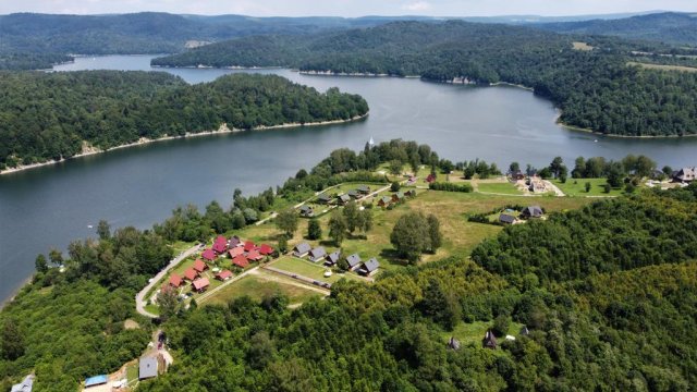 Bieszczadzki Raj Luksusowe 8 osobowe domki nad samym jeziorem 