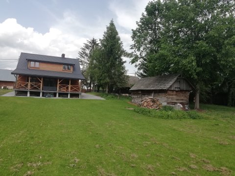 dom u Czeska - Komfortowe domy wakacyjne z basenem sezonowym idealne dla rodzin 