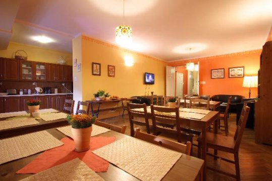 Kuchnia z jadalnią. - Cracow Hostel
