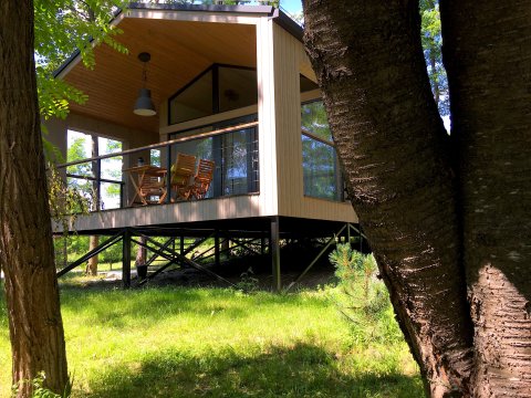 3pokoje -domki całoroczne z tarasem i kominkiem pod lasem, na odludziu na uboczu