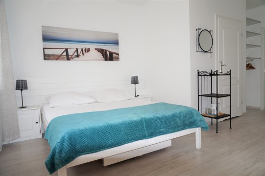 Azalia blisko morza, promenady, parking