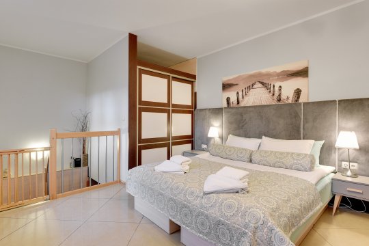 Apartament Gray 2-sypialnie, Balkon 55m2 - Apartamenty Muminki w centrum Sopotu.