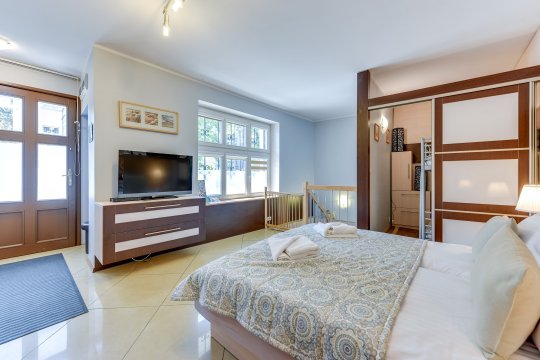 Apartament Gray 2-sypialnie, Balkon 55m2 - Apartamenty Muminki w centrum Sopotu.