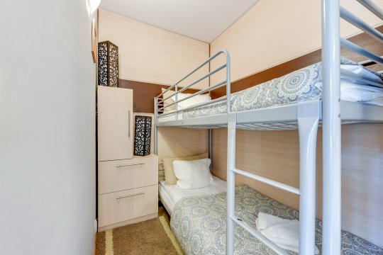 Apartament Gray 2-sypialnie, Balkon 55m2 - Apartamenty Muminki w centrum Sopotu.