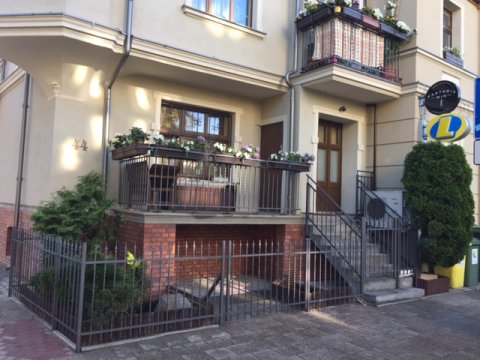 Apartament Gray 2-sypialnie, Balkon 55m2 - Apartamenty Muminki w centrum Sopotu.