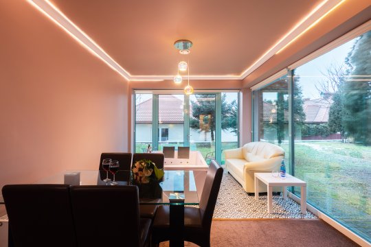 De Luxe Apartment & JACUZZI