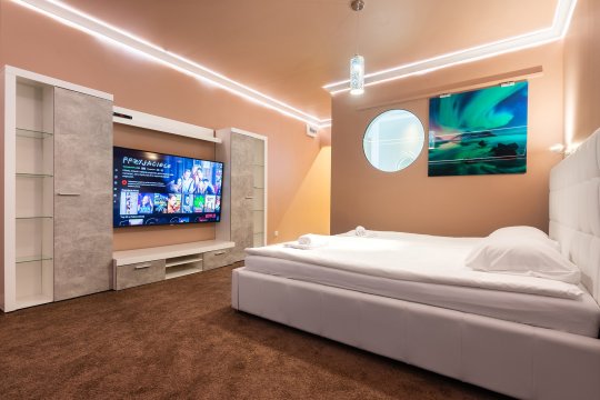 De Luxe Apartment & JACUZZI