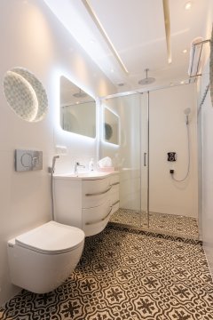 De Luxe Apartment & JACUZZI