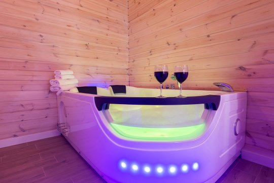 De Luxe Apartment & JACUZZI