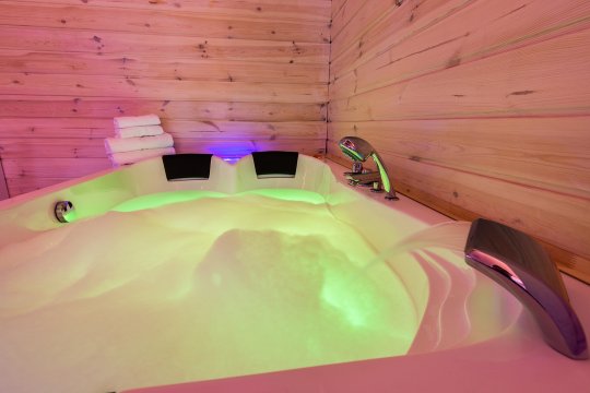 De Luxe Apartment & JACUZZI