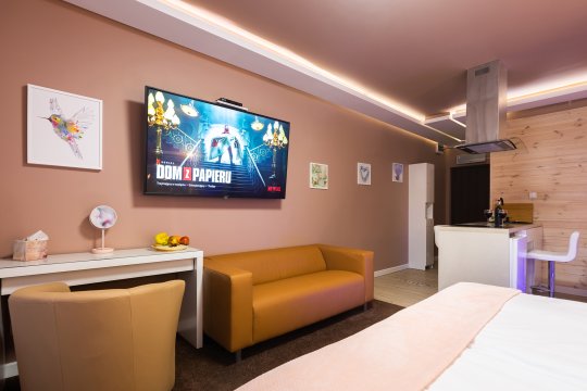 De Luxe Apartment & JACUZZI