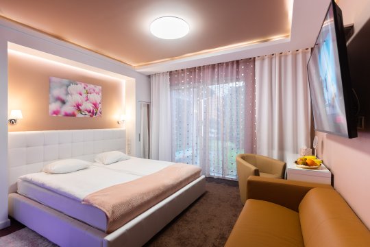 De Luxe Apartment & JACUZZI