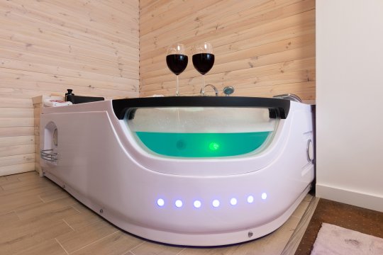 De Luxe Apartment & JACUZZI