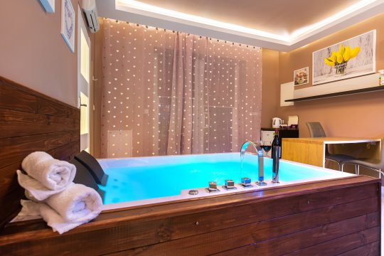 De Luxe Apartment & JACUZZI