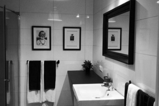 Łazienka z prysznicem - Apartament Paryski - Słoneczne Tarasy I - kompleks idealny dla rodzin