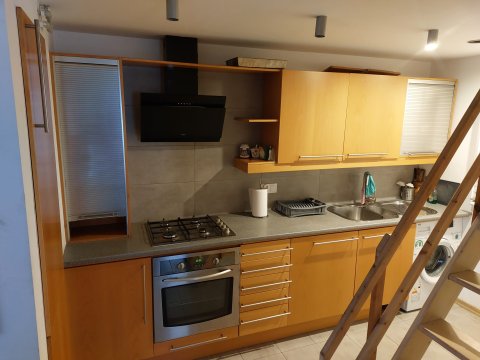 Niezależny dom kwatery noclegi pracownicze plac na sprzęt parking