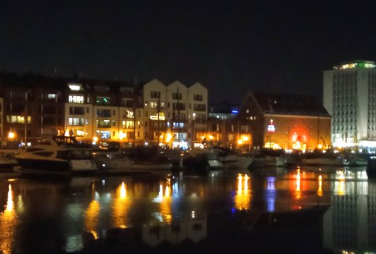 Stare Miasto nocą - widok na Motławę - Nadmorski Apartament Caffe Latte w Gdańsku