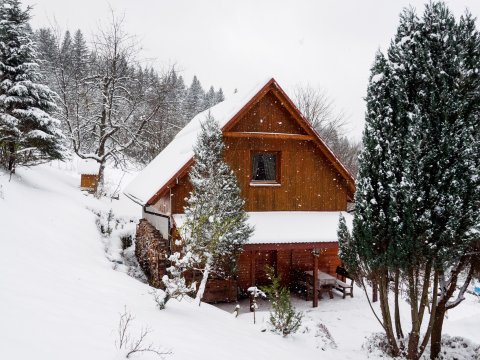 Chatka Zagroń. Dom na wyłączność z dala od zgiełku miasta. Widok na góry. 
