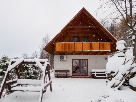 Chatka Zagroń. Dom na wyłączność z dala od zgiełku miasta. Widok na góry. 