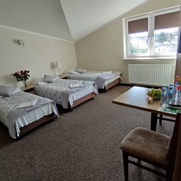 Hotelik Gold ,Przestronne pokoje, kuchnia, konferencję, parking gratis