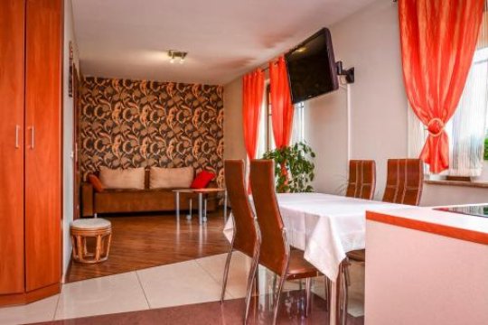 Pokoje, apartament i domek letniskowy 
