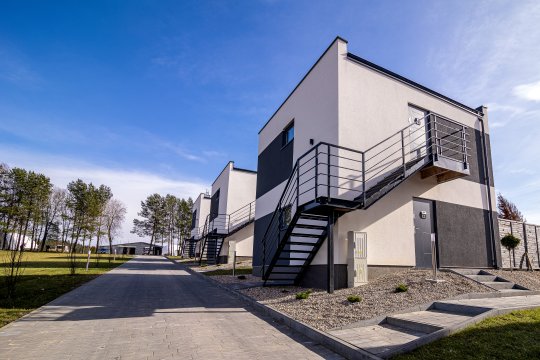 Apartamenty w domkach na Kaszubach. Domki Całoroczne do Wynajęcia w Łapalicach