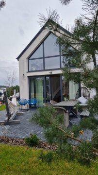 DOMKI NAD JEZIORAMI NIEDŹWIADY