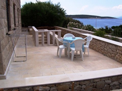 Large apartment near the sea