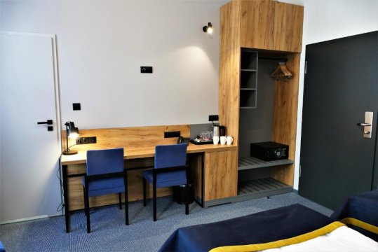 Kameralny hotel w cichej okolicy, łatwy dojazd do centrum i lotniska