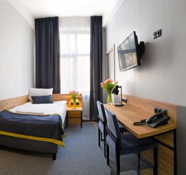 Kameralny hotel w cichej okolicy, łatwy dojazd do centrum i lotniska