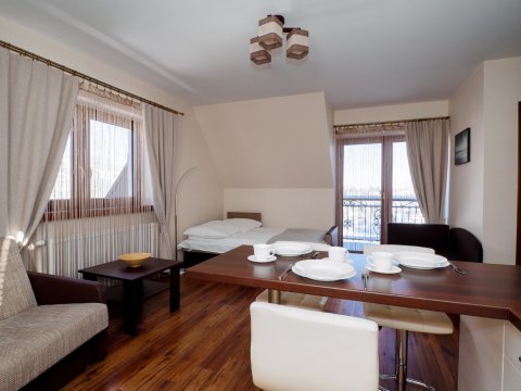 Apartamenty z widokiem na góry, blisko popularnych szlaków turystycznych.