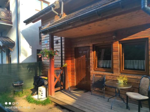 Domek, apartamenty całkowicie ogrodzone, w Ustroniu Morskim 350 m od plaży