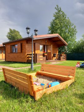 kameralna atmosfera, plac zabaw, parking, zwierzęta mile widziane